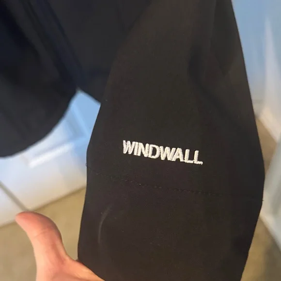 The North Face Black Softshell Jacket - Picture 2 of 6